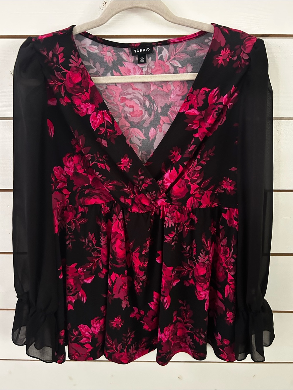 TORRID Women’s 00 M/L Floral Babydoll Surplice Chiffon Sleeve V Neck Blouse